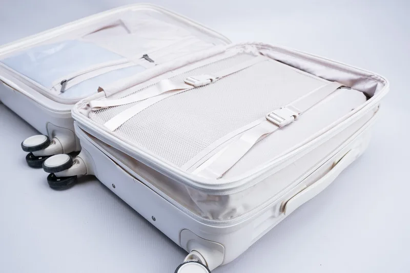 Top 10 Under-the-Radar Tech Gadgets on Amazon 9 BagSmart Roamer Expandable 20" Carry-On Luggage Specifications | Point of Review